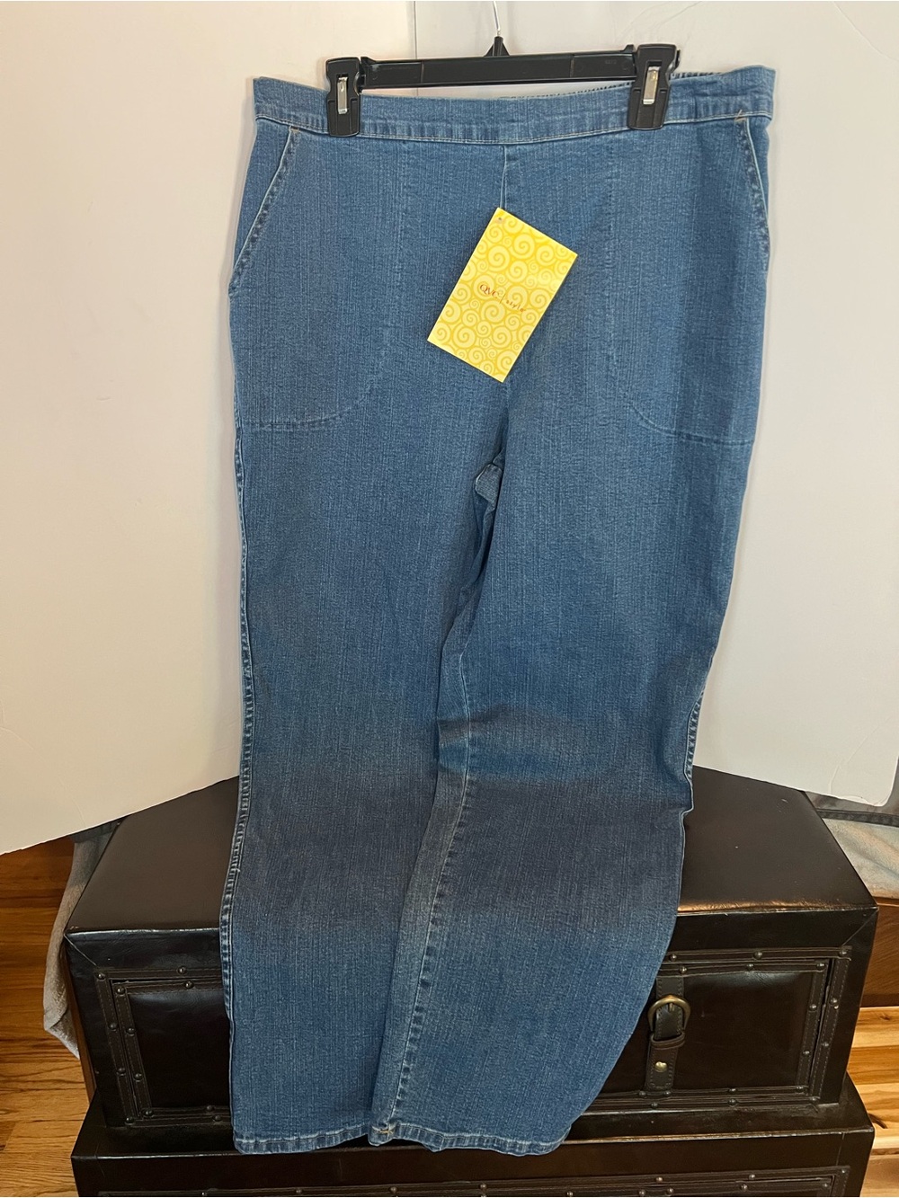 Denim&Co Women's Straight Leg Jeans in Medium Blue